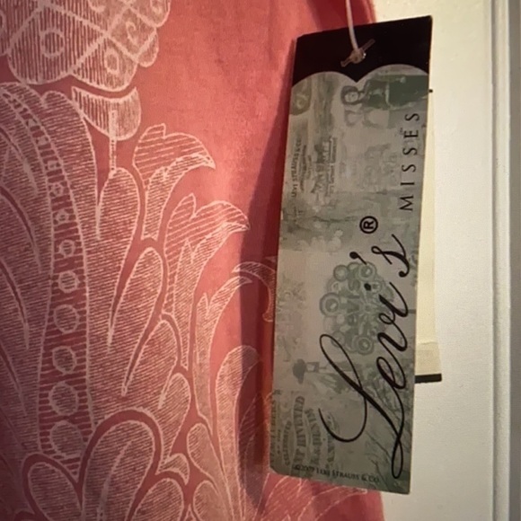 NWT Levi’s Pink Flowered Ruffle Sleeve Top size Large - Picture 4 of 8